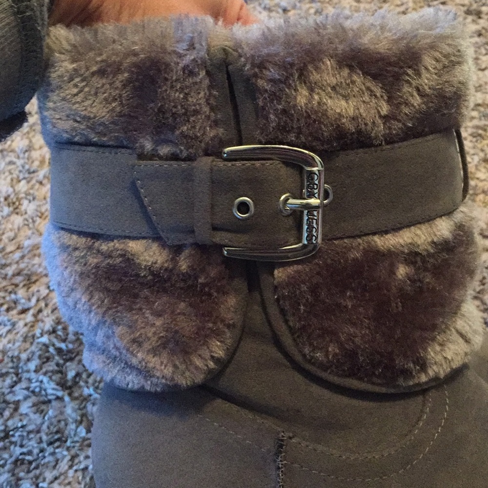 Gray Boots - image 3